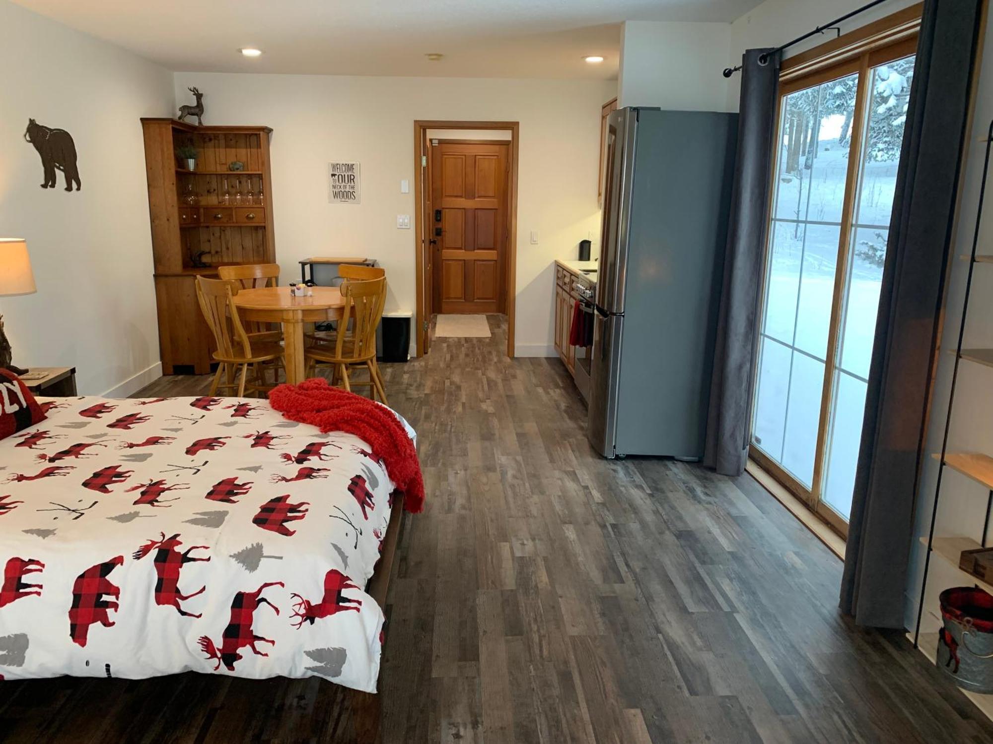 The Horse Lake Inn Lone Butte Room photo